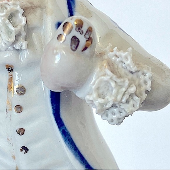 Porcelain Figures Colonial Victorian Men Blue White Gold Hand Painted Vintage - Picture 11 of 15